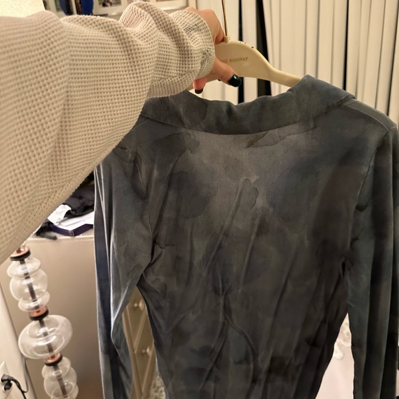 Wilfred free - aritzia blue watercolor button down - Picture 3 of 3